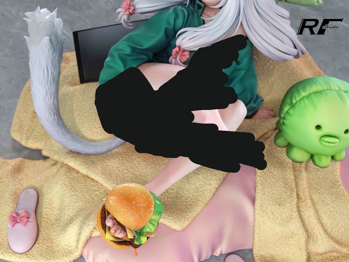 Izumi Sagiri Statue 3